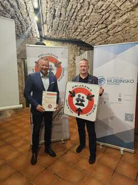 Župan Primož Cimerman in podžupan Bojan Božic sta prejela certifikat Mladim prijazna občina