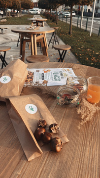 Kuhna na placu: Jesen na dlani navdušila s toplino, kostanjem in prijetnim druženjem