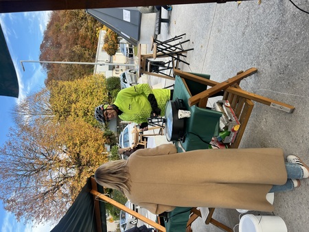 Kuhna na placu: Jesen na dlani navdušila s toplino, kostanjem in prijetnim druženjem