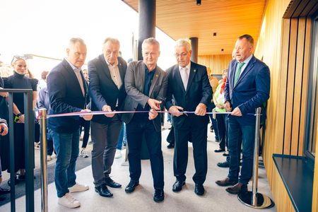 PRENOVLJENI KULTURNI DOM LAVRICA ODPRL VRATA NOVIM ZGODBAM